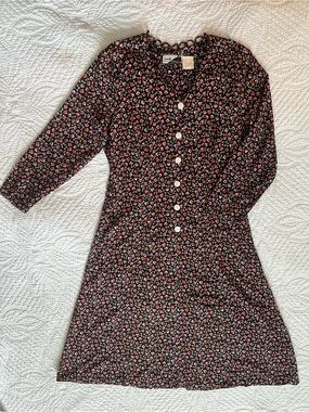 Vintage 90s floral dress with buttons and looped scalloped neckline